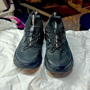 Cloud black works sneakers